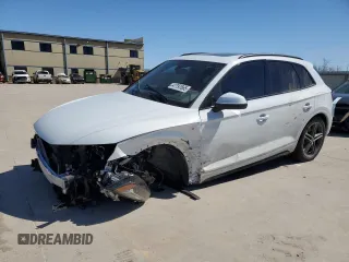 2024 Audi Q5 S line Premium Plus z VIN WA1E2AFY5R2005452, wystawiony jako Copart lot #47797665 z przebiegiem 12 735 mil mil oraz Szkoda całkowita • Salvage title. Historia ofert i sprzedaży dostępna na DreamBid. Obrazek 1.
