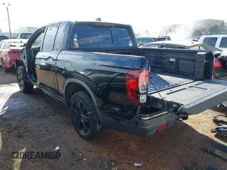 2017 Honda Ridgeline Black Edition z VIN 5FPYK3F87HB003476, wystawiony jako IAAI lot #41618324 z przebiegiem 103 232 mil mil oraz . Historia ofert i sprzedaży dostępna na DreamBid. Obrazek 3.