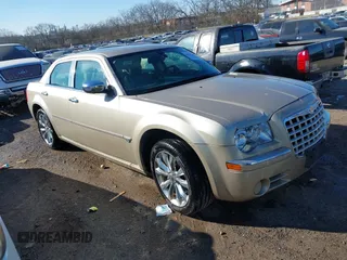 2006 Chrysler 300 C with VIN 2C3KK63H66H374760, listed as a IAAI auction lot 41365655 with 186,900 mi miles. Bid and sale history available at carsss.com. Image 1.