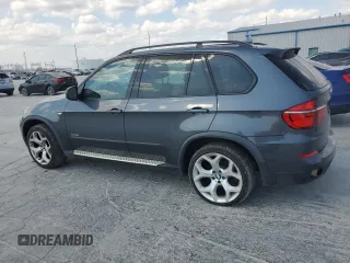 2013 BMW X5 xDrive35i z VIN 5UXZV4C54D0B14923, wystawiony jako Copart lot #50929385 z przebiegiem 249 533 mil mil oraz Tytuł czysty. Historia ofert i sprzedaży dostępna na DreamBid. Obrazek 2.