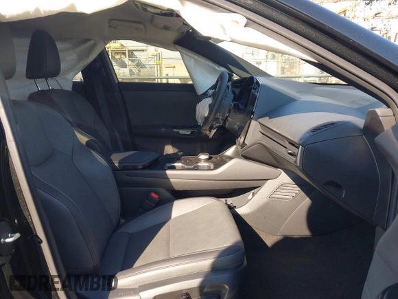 2024 Lexus RZ 300e Premium z VIN JTJABABB1RA004615, wystawiony jako IAAI lot #41310232 z przebiegiem 9 622 mil mil oraz . Historia ofert i sprzedaży dostępna na DreamBid. Obrazek 5.