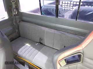 1993 Ford F-250 с VIN 1FTHX26GXPKA13660, выставлен на аукционе IAAI как лот 42615045 с пробегом Не указан миль и . История ставок и продаж доступна на DreamBid. Изображение 8.