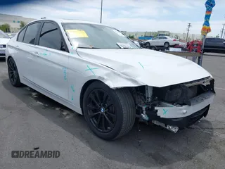 2018 BMW 3 Series 320i z VIN WBA8E1G5XJNU90041, wystawiony jako IAAI lot #42233762 z przebiegiem 101 160 mil mil oraz . Historia ofert i sprzedaży dostępna na DreamBid. Obrazek 1.