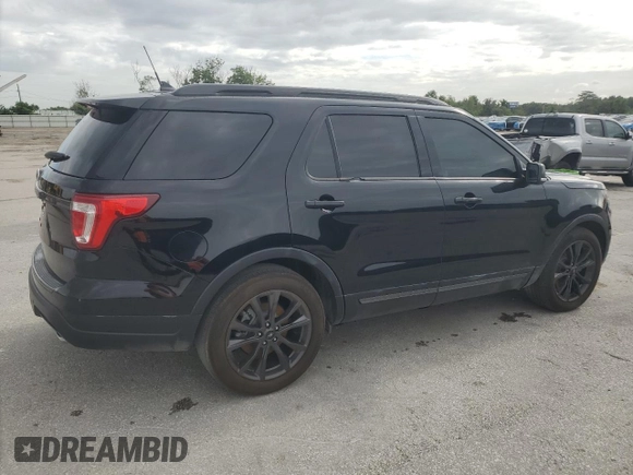 2018 Ford Explorer XLT z VIN 1FM5K7D89JGC52102, wystawiony jako Copart lot #62730855 z przebiegiem 49 949 mil mil oraz Czysty tytuł • Clean title. Historia ofert i sprzedaży dostępna na DreamBid. Obrazek 3.