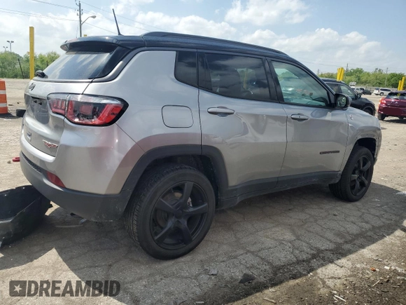 2019 Jeep Compass Trailhawk z VIN 3C4NJDDB3KT739939, wystawiony jako Copart lot #56695985 z przebiegiem 99 941 mil mil oraz Szkoda całkowita • Salvage title. Historia ofert i sprzedaży dostępna na DreamBid. Obrazek 3.