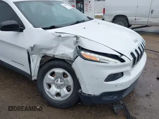 2016 Jeep Cherokee Altitude with VIN 1C4PJLAB8GW108225, listed as a IAAI auction lot 41664092 with 142,588 mi miles and . Bid and sale history available at DreamBid. Image 6.