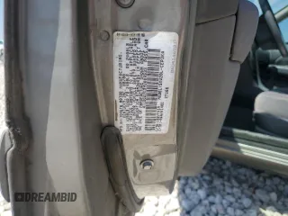 2000 Toyota Camry CE z VIN 4T1BG22K3YU009533, wystawiony jako Copart lot #48996855 z przebiegiem 132 705 mil mil oraz Szkoda całkowita • Salvage title. Historia ofert i sprzedaży dostępna na DreamBid. Obrazek 14.