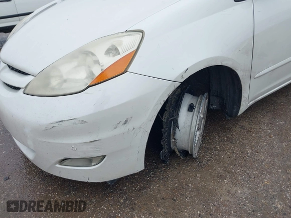 2010 Toyota Sienna XLE with VIN 5TDYK4CCXAS315235, listed as a IAAI auction lot 41451211 with 190,189 mi miles and . Bid and sale history available at carsss.com. Image 19.