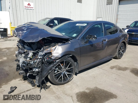 2024 Toyota Camry SE with VIN 4T1G11AK6RU218253, listed as a Copart auction lot 44959005 with 17,333 mi miles and Salvage Title. Bid and sale history available at carsss.com. Image 1.