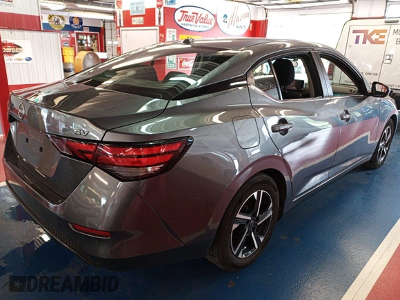 2024 Nissan Sentra SV z VIN 3N1AB8CV2RY294592, wystawiony jako IAAI lot #42796159 z przebiegiem 25 875 mil mil oraz . Historia ofert i sprzedaży dostępna na DreamBid. Obrazek 1.
