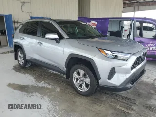 2022 Toyota RAV4 XLE with VIN 2T3W1RFV7NW233780, listed as a Copart auction lot 55099615 with 28,819 mi miles and Non repairable. Bid and sale history available at DreamBid. Image 4.