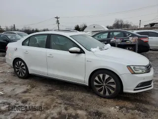 2015 Volkswagen Jetta Sedan Hybrid SEL Premium with VIN 3VW637AJ2FM305746, listed as a Copart auction lot 45083245 with 181,418 mi miles and Clean Title. Bid and sale history available at carsss.com. Image 4.