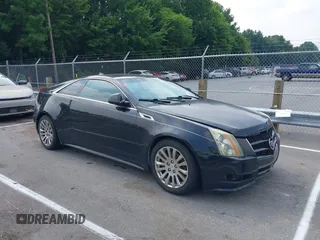 2013 Cadillac CTS Performance z VIN 1G6DJ1E34D0109142, wystawiony jako IAAI lot #42689298 z przebiegiem 106 548 mil mil oraz . Historia ofert i sprzedaży dostępna na DreamBid. Obrazek 1.