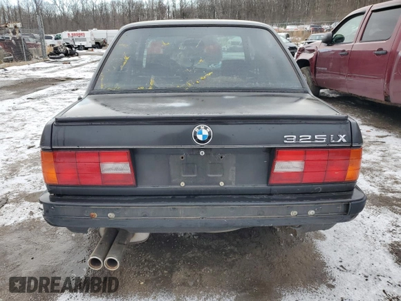 1989 BMW 3 Series z VIN WBAAE0302KED52374, wystawiony jako Copart lot #88331485 z przebiegiem Nie podano mil oraz Szkoda całkowita • Salvage title. Historia ofert i sprzedaży dostępna na DreamBid. Obrazek 6.