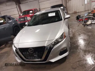 2019 Nissan Altima 2.5 S with VIN 1N4BL4BV9KC149515, listed as a IAAI auction lot 41236906 with 85,052 mi miles. Bid and sale history available at carsss.com. Image 13.