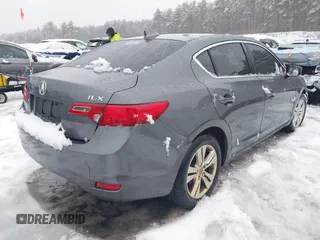 2013 Acura ILX with VIN 19VDE1F37DE021105, listed as a IAAI auction lot 41556381 with 125,543 mi miles. Bid and sale history available at carsss.com. Image 4.
