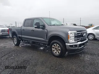 2024 Ford Super Duty F-250 SRW XL with VIN 1FT7W2BT5RED24013, listed as a IAAI auction lot 41206461 with 40,565 mi miles. Bid and sale history available at carsss.com. Image 1.
