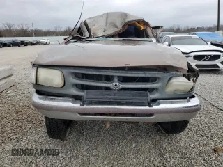 1994 Mazda B-Series Truck LE z VIN 4F4DR17X8RTM16476, wystawiony jako Copart lot #49500745 z przebiegiem 150 457 mil mil oraz Nie do naprawy • Non repairable. Historia ofert i sprzedaży dostępna na DreamBid. Obrazek 5.