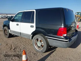 2005 Ford Expedition Special Service with VIN 1FMPU16515LB06521, listed as a IAAI auction lot 41976624 with 115,100 mi miles. Bid and sale history available at carsss.com. Image 3.