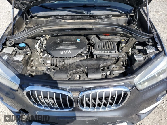 2016 BMW X1 xDrive28i z VIN WBXHT3C37G5E51737, wystawiony jako Copart lot #52441845 z przebiegiem 91 910 mil mil oraz Szkoda całkowita • Salvage title. Historia ofert i sprzedaży dostępna na DreamBid. Obrazek 12.
