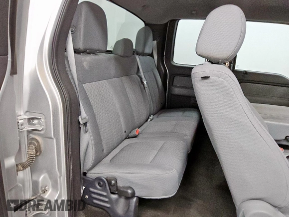 2013 Ford F-150 XL z VIN 1FTFX1CF3DFD68025, wystawiony jako Copart lot #64067645 z przebiegiem 113 382 mil mil oraz Czysty tytuł • Clean title. Historia ofert i sprzedaży dostępna na DreamBid. Obrazek 10.
