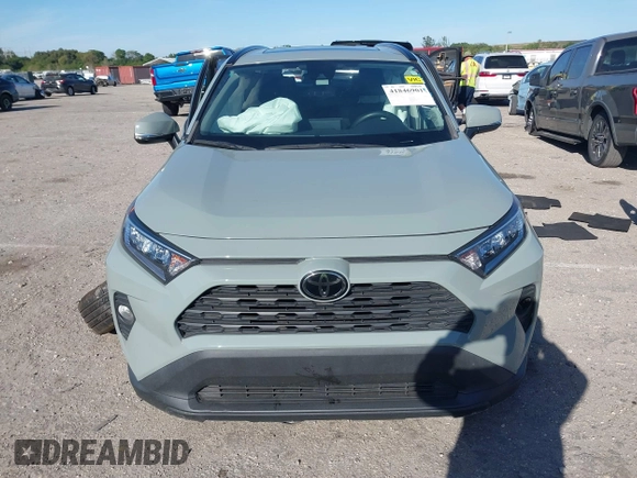 2021 Toyota RAV4 XLE with VIN 2T3W1RFV4MW136969, listed as a IAAI auction lot 41846901 with 89,396 mi miles. Bid and sale history available at carsss.com. Image 12.