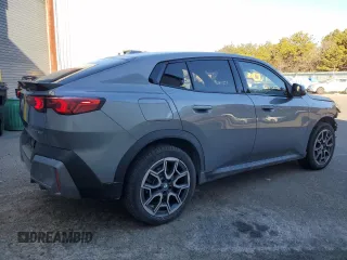 2025 BMW X2 xDrive28i with VIN WBX63GM08S5040940, listed as a Copart auction lot 88112405 with 12,711 mi miles and Clean Title. Bid and sale history available at carsss.com. Image 3.
