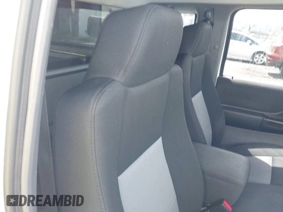 2008 Ford Ranger XL z VIN 1FTYR15E78PA91984, wystawiony jako IAAI lot #42059117 z przebiegiem 107 562 mil mil oraz . Historia ofert i sprzedaży dostępna na DreamBid. Obrazek 8.