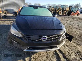 2017 Volvo V60 Cross Country with VIN YV440MWK2H1041024, listed as a Copart auction lot 82178684 with 46,467 mi miles and Salvage Title. Bid and sale history available at carsss.com. Image 5.