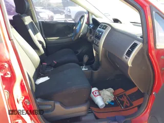 2006 Suzuki Aerio SX z VIN JS2RC61H965350850, wystawiony jako IAAI lot #41406615 z przebiegiem 169 983 mil mil oraz . Historia ofert i sprzedaży dostępna na DreamBid. Obrazek 5.