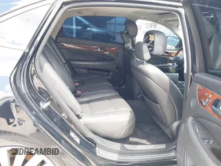 2016 Hyundai Equus Signature z VIN KMHGH4JHXGU101564, wystawiony jako IAAI lot #42210676 z przebiegiem 117 052 mil mil oraz . Historia ofert i sprzedaży dostępna na DreamBid. Obrazek 8.