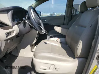 2015 Toyota Sienna XLE с VIN 5TDYK3DC3FS623413, выставлен на аукционе Copart как лот 46454635 с пробегом 117 568 миль миль и Списание • Salvage title. История ставок и продаж доступна на DreamBid. Изображение 7.