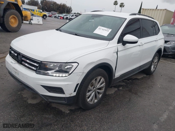 2019 Volkswagen Tiguan S with VIN 3VV1B7AX7KM018189, listed as a IAAI auction lot 41741924 with 61,740 mi miles. Bid and sale history available at carsss.com. Image 17.