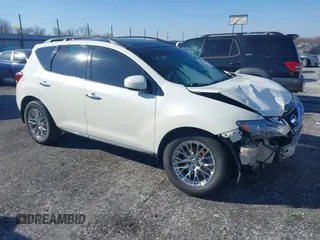 2011 Nissan Murano LE z VIN JN8AZ1MU2BW057849, wystawiony jako IAAI lot #41215629 z przebiegiem 195 651 mil mil oraz . Historia ofert i sprzedaży dostępna na DreamBid. Obrazek 1.