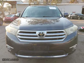 2011 Toyota Highlander Limited with VIN 5TDYK3EH0BS041953, listed as a IAAI auction lot 41429353 with 203,327 mi miles. Bid and sale history available at carsss.com. Image 13.