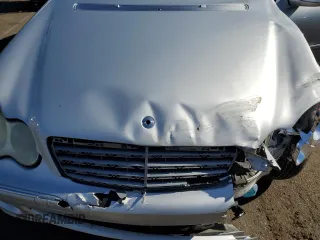 2006 Mercedes-Benz C 230 Sport z VIN WDBRF56H46F730658, wystawiony jako Copart lot #44520115 z przebiegiem 200 746 mil mil oraz Szkoda całkowita • Salvage title. Historia ofert i sprzedaży dostępna na DreamBid. Obrazek 11.