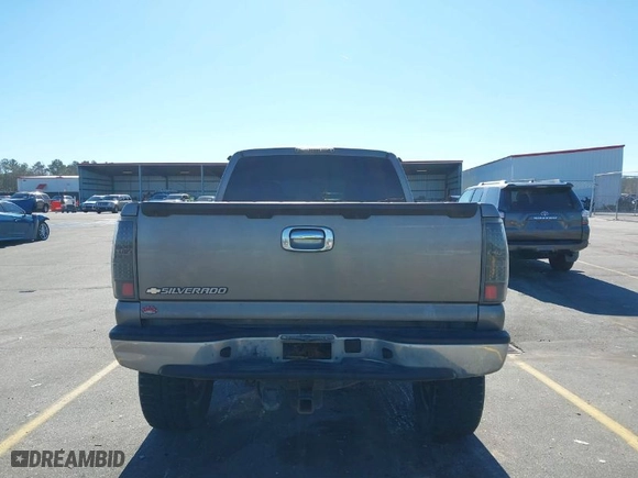 2007 Chevrolet Silverado 1500 Classic LT1 with VIN 1GCEK19Z97Z170547, listed as a IAAI auction lot 41329417 with 315,038 mi miles. Bid and sale history available at carsss.com. Image 16.