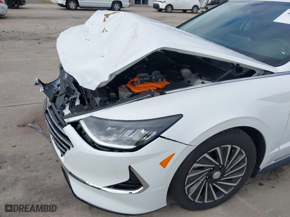 2021 Hyundai Sonata Hybrid SEL with VIN KMHL34JJ4MA026390, listed as a IAAI auction lot 41136913 with 32,439 mi miles. Bid and sale history available at carsss.com. Image 6.