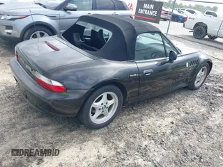 1996 BMW 3 Series Z3 1.9 z VIN 4USCH7328TLB71395, wystawiony jako IAAI lot #42743556 z przebiegiem 158 986 mil mil oraz . Historia ofert i sprzedaży dostępna na DreamBid. Obrazek 4.