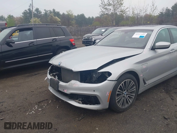 2018 BMW 5 Series 530e xDrive с VIN WBAJB1C53JB084376, выставлен на аукционе IAAI как лот 42137601 с пробегом 105 460 миль миль и . История ставок и продаж доступна на DreamBid. Изображение 6.