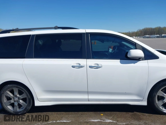 2017 Toyota Sienna SE with VIN 5TDXZ3DC8HS871148, listed as a IAAI auction lot 42035137 with 124,126 mi miles and . Bid and sale history available at DreamBid. Image 13.