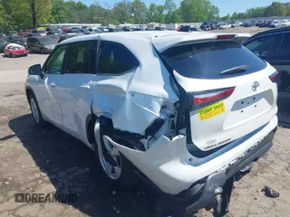 2023 Toyota Highlander L z VIN 5TDKDRAH2PS030453, wystawiony jako IAAI lot #39200860 z przebiegiem 44 691 mil mil oraz . Historia ofert i sprzedaży dostępna na DreamBid. Obrazek 6.