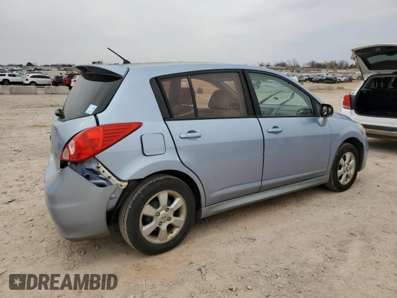 2010 Nissan Versa S z VIN 3N1BC1CPXAL356655, wystawiony jako Copart lot #47998165 z przebiegiem 109 853 mil mil oraz Szkoda całkowita • Salvage title. Historia ofert i sprzedaży dostępna na DreamBid. Obrazek 3.