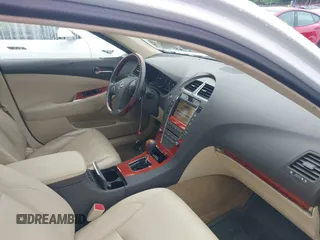 2012 Lexus ES 330 z VIN JTHBK1EG6C2490871, wystawiony jako IAAI lot #42508216 z przebiegiem 131 468 mil mil oraz . Historia ofert i sprzedaży dostępna na DreamBid. Obrazek 5.