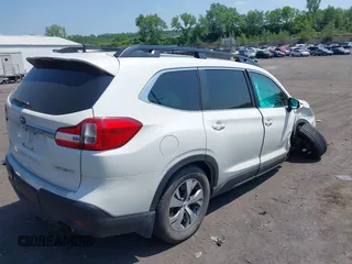 2021 Subaru Ascent Premium z VIN 4S4WMAFDXM3421268, wystawiony jako IAAI lot #42423103 z przebiegiem 64 087 mil mil oraz . Historia ofert i sprzedaży dostępna na DreamBid. Obrazek 4.