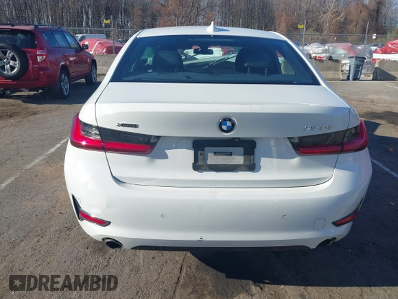 2019 BMW 3 Series 330i xDrive with VIN WBA5R7C54KAJ87250, listed as a IAAI auction lot 40857709 with 81,796 mi miles. Bid and sale history available at carsss.com. Image 17.