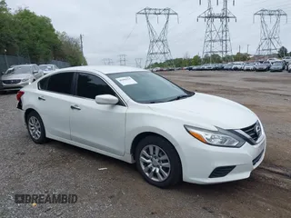 2017 Nissan Altima S z VIN 1N4AL3AP0HN347082, wystawiony jako IAAI lot #40488255 z przebiegiem 154 659 mil mil oraz . Historia ofert i sprzedaży dostępna na DreamBid. Obrazek 1.