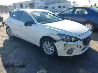 2015 Mazda 3 i Grand Touring z VIN 3MZBM1M73FM181995, wystawiony jako IAAI lot #41538278 z przebiegiem 133 356 mil mil oraz . Historia ofert i sprzedaży dostępna na DreamBid. Obrazek 1.
