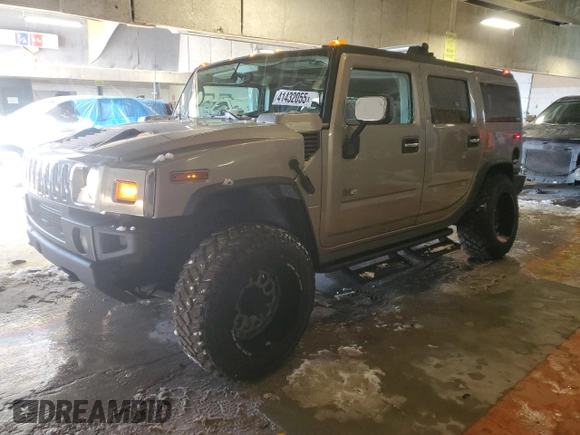 2004 Hummer H2 with VIN 5GRGN23U34H104465, listed as a Copart auction lot 41432055 with 154,346 mi miles and Salvage Title. Bid and sale history available at carsss.com. Image 1.