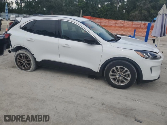 2022 Ford Escape SE z VIN 1FMCU0G69NUC00950, wystawiony jako Copart lot #63772175 z przebiegiem 49 071 mil mil oraz Nie do naprawy • Non repairable. Historia ofert i sprzedaży dostępna na DreamBid. Obrazek 4.